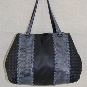 BOTTEGA VENETA Blue Woven Snakeskin Cesta handbag